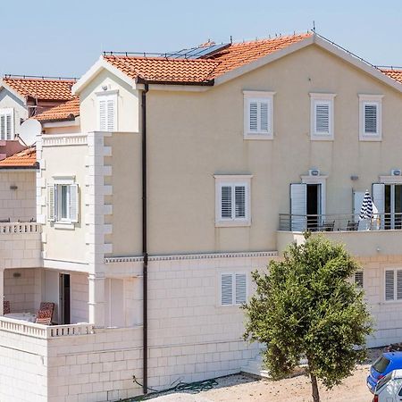 Apartments And Rooms With Parking Space Rogoznica - 10339 Εξωτερικό φωτογραφία