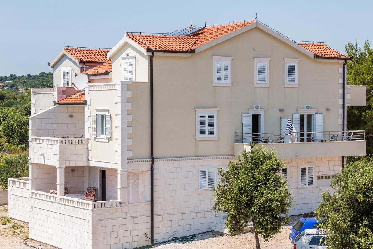 Apartments And Rooms With Parking Space Rogoznica - 10339 Εξωτερικό φωτογραφία