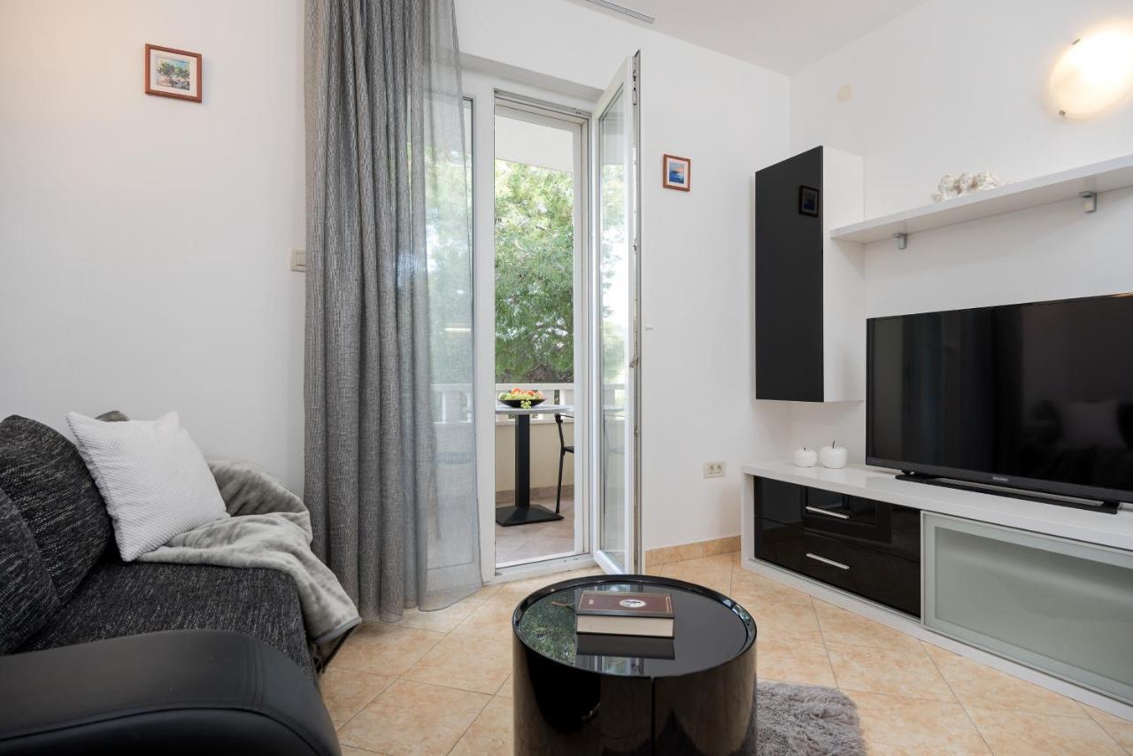 Apartments And Rooms With Parking Space Rogoznica - 10339 Εξωτερικό φωτογραφία
