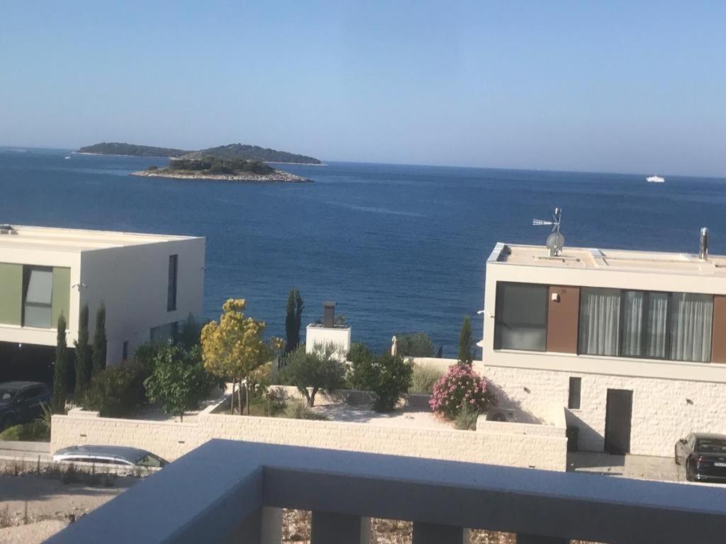 Apartments And Rooms With Parking Space Rogoznica - 10339 Εξωτερικό φωτογραφία