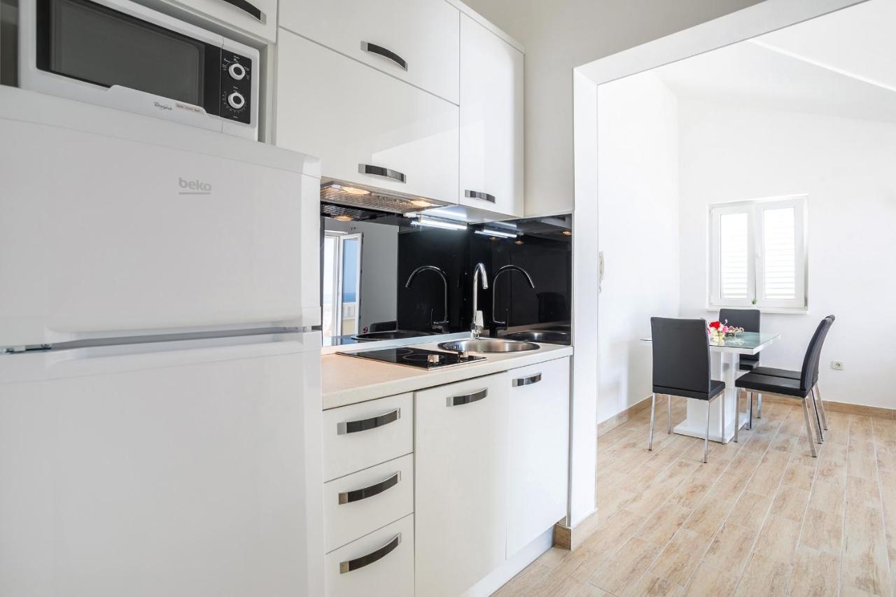 Apartments And Rooms With Parking Space Rogoznica - 10339 Εξωτερικό φωτογραφία