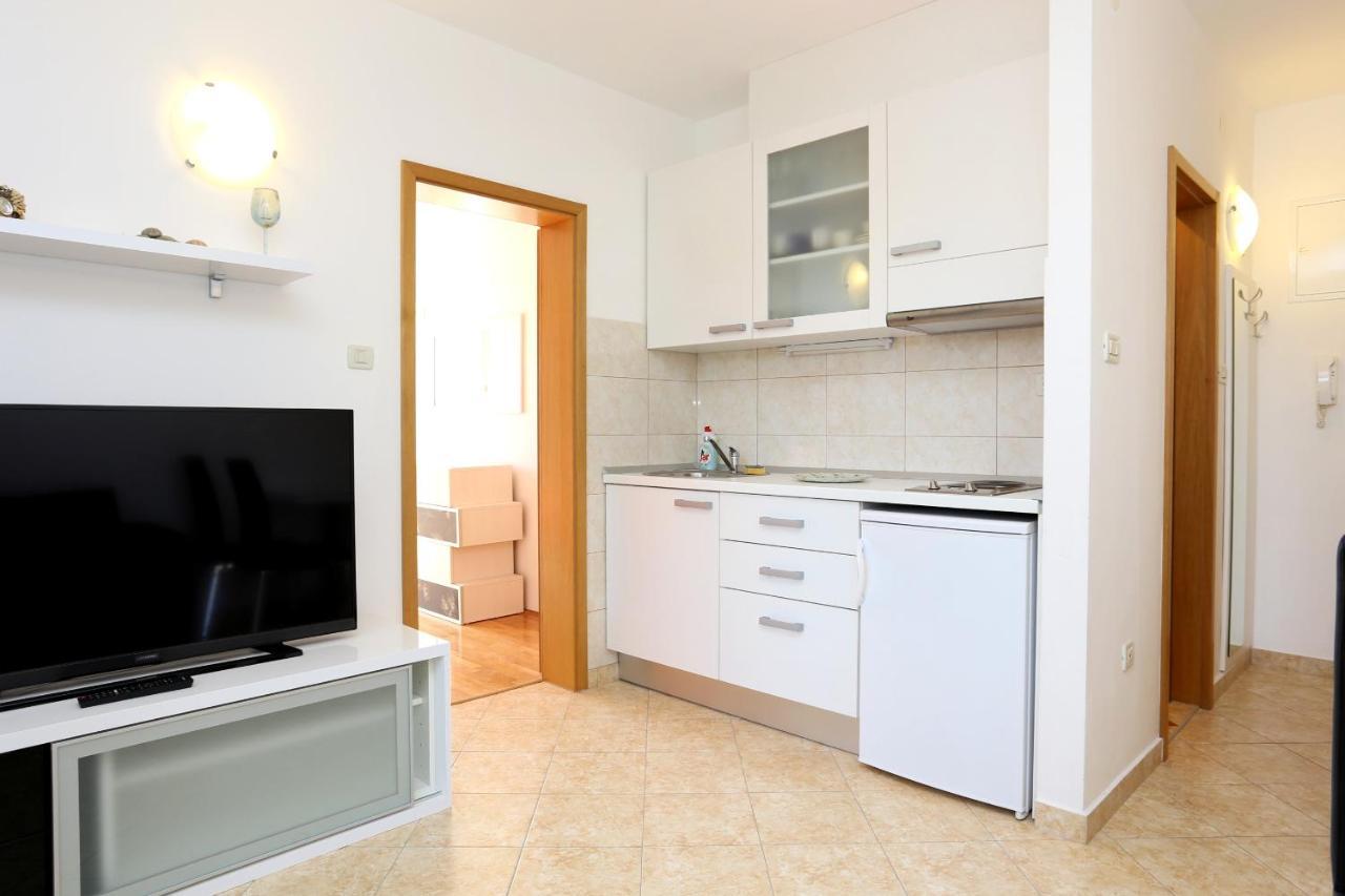 Apartments And Rooms With Parking Space Rogoznica - 10339 Εξωτερικό φωτογραφία