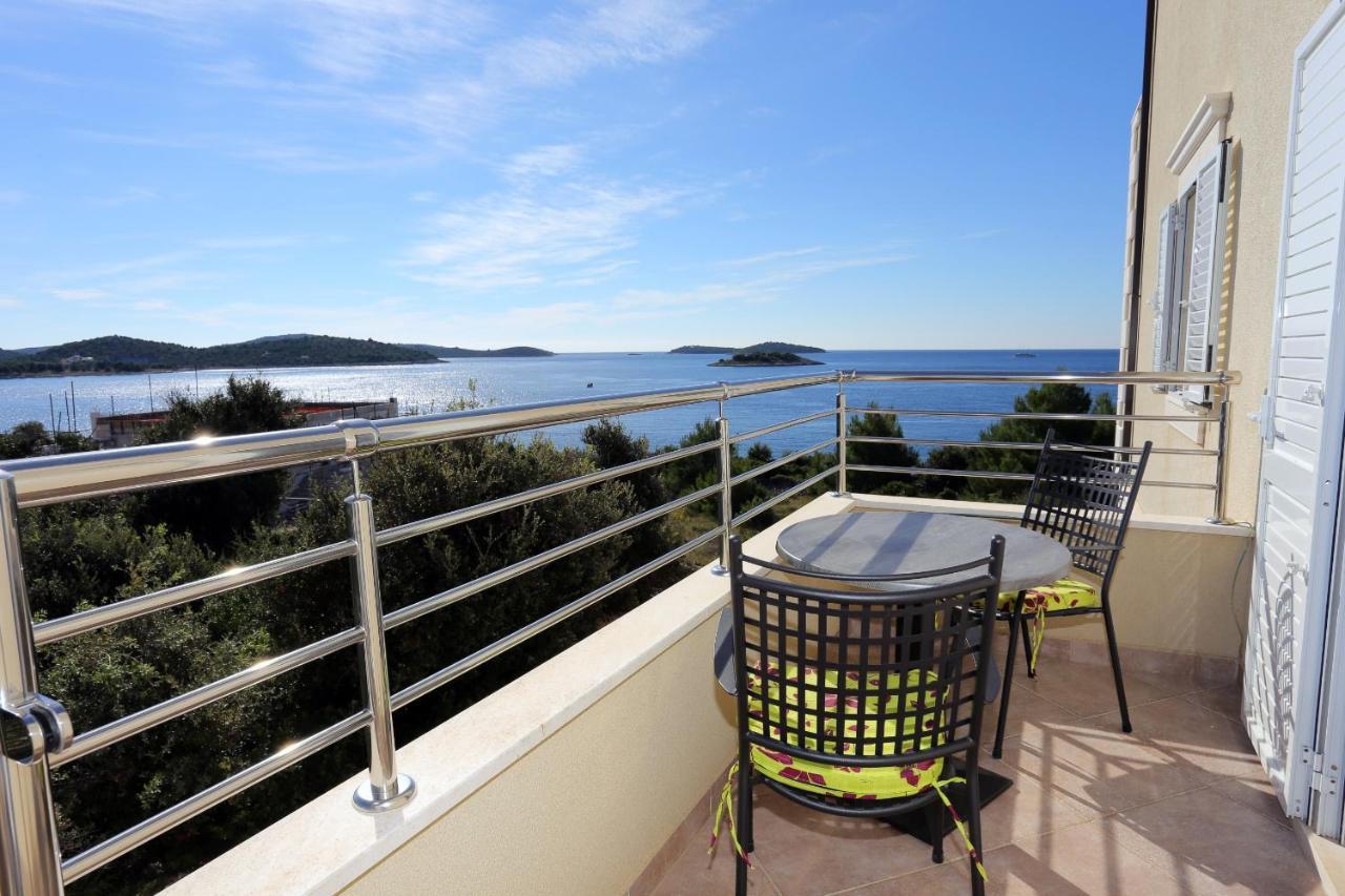 Apartments And Rooms With Parking Space Rogoznica - 10339 Εξωτερικό φωτογραφία