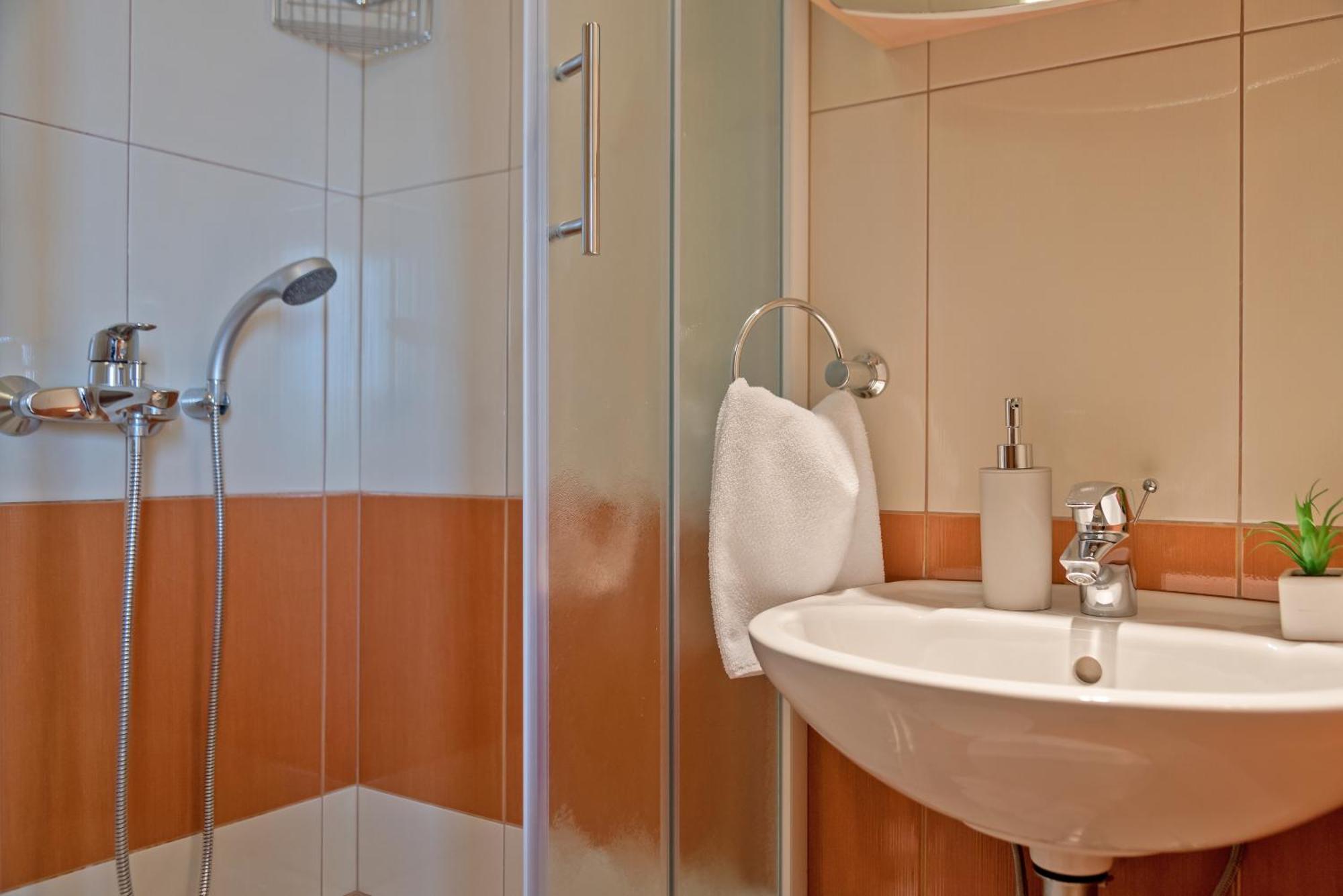 Apartments And Rooms With Parking Space Rogoznica - 10339 Δωμάτιο φωτογραφία